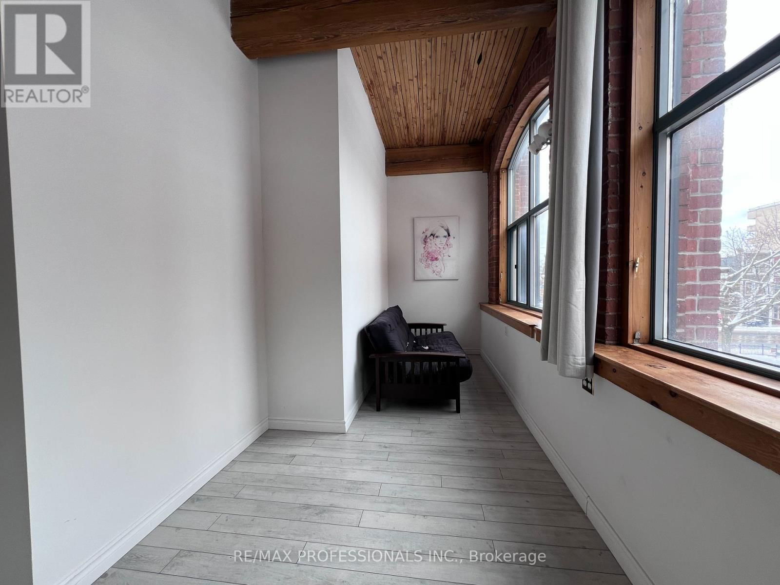 3 - 290 SHUTER STREET Image 19