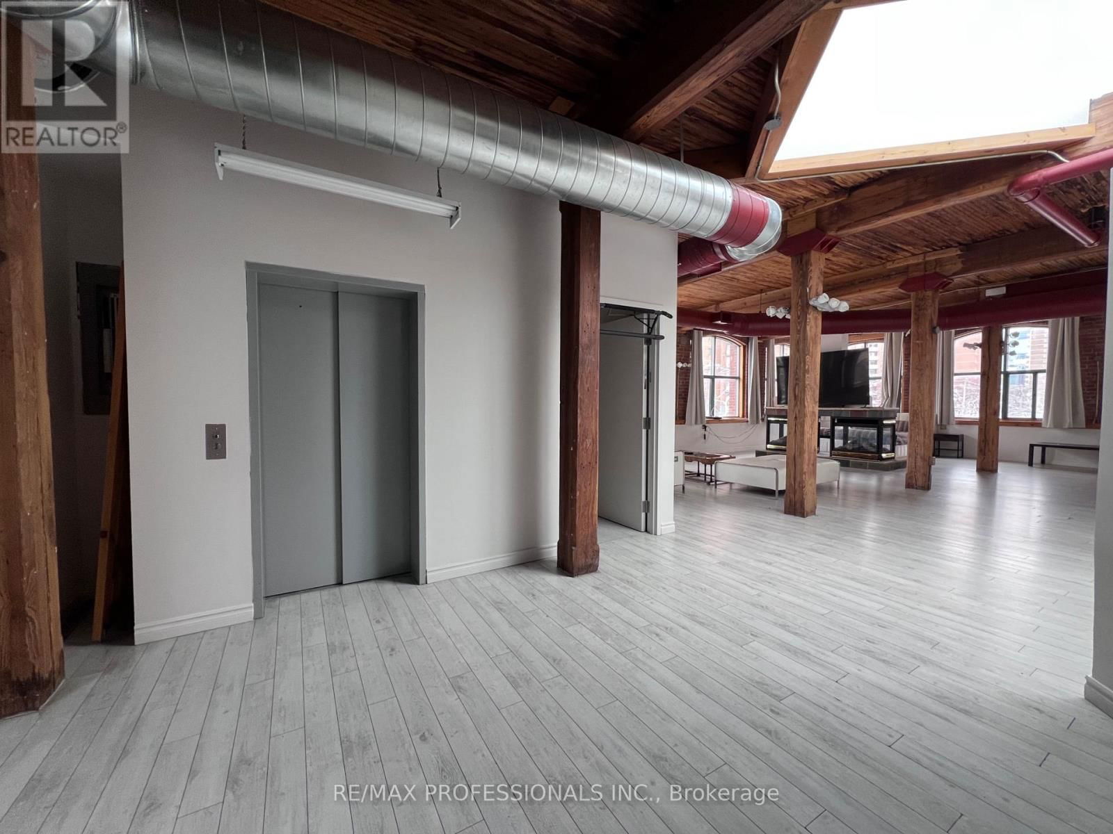 3 - 290 SHUTER STREET Image 2