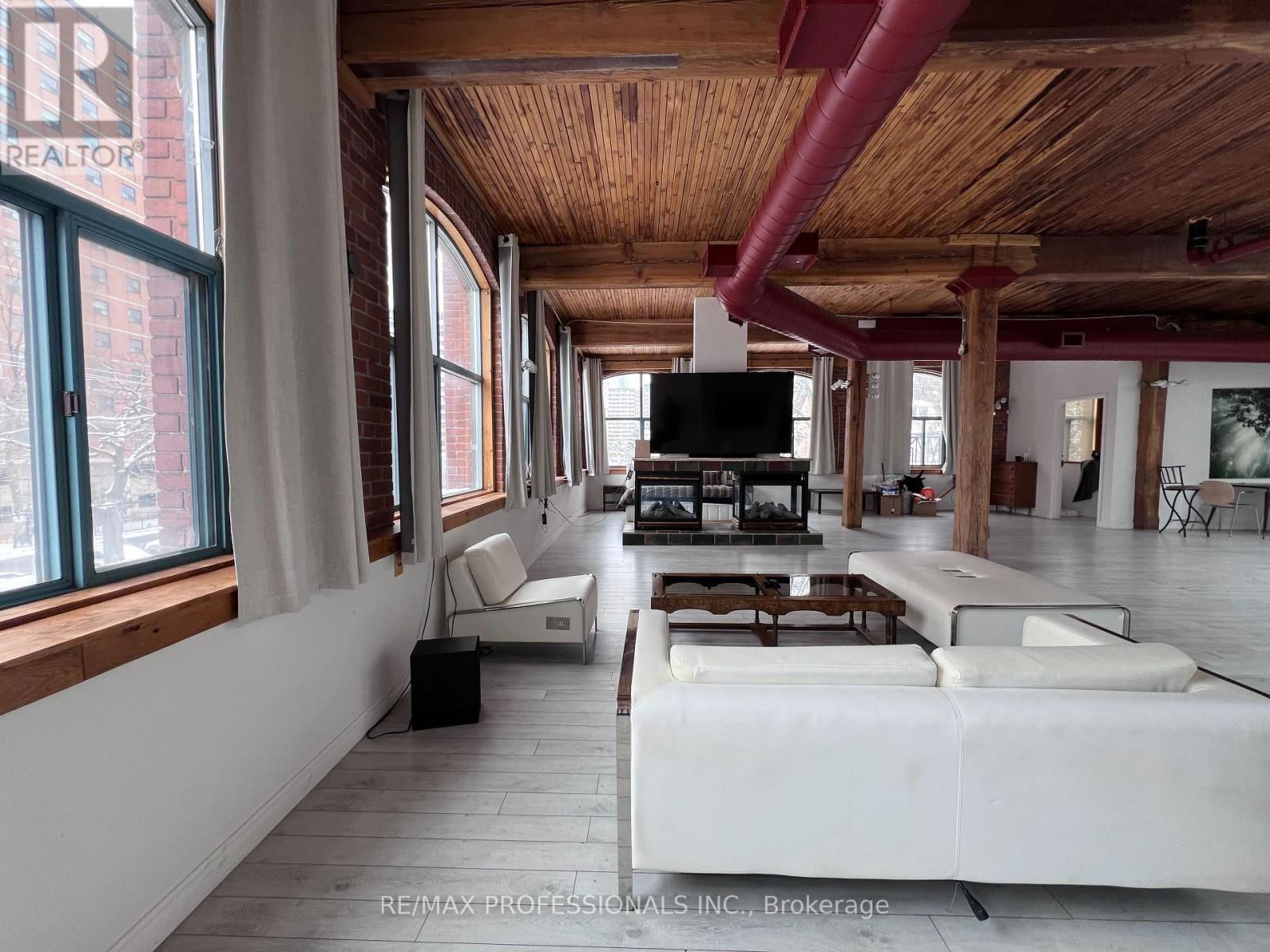 3 - 290 SHUTER STREET Image 21