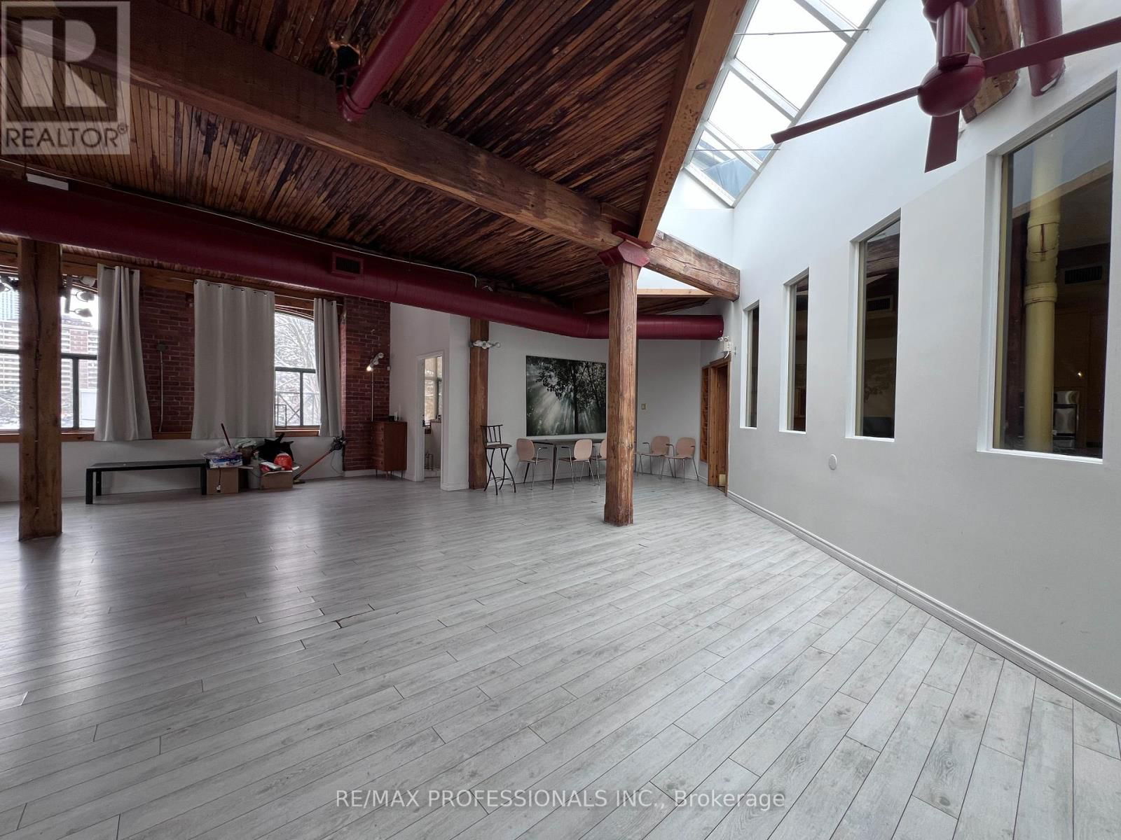 3 - 290 SHUTER STREET Image 23