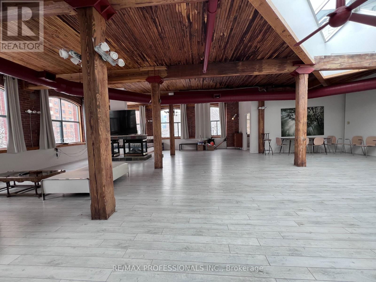 3 - 290 SHUTER STREET Image 27