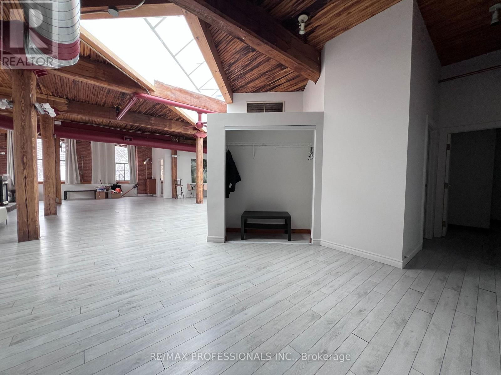 3 - 290 SHUTER STREET Image 31