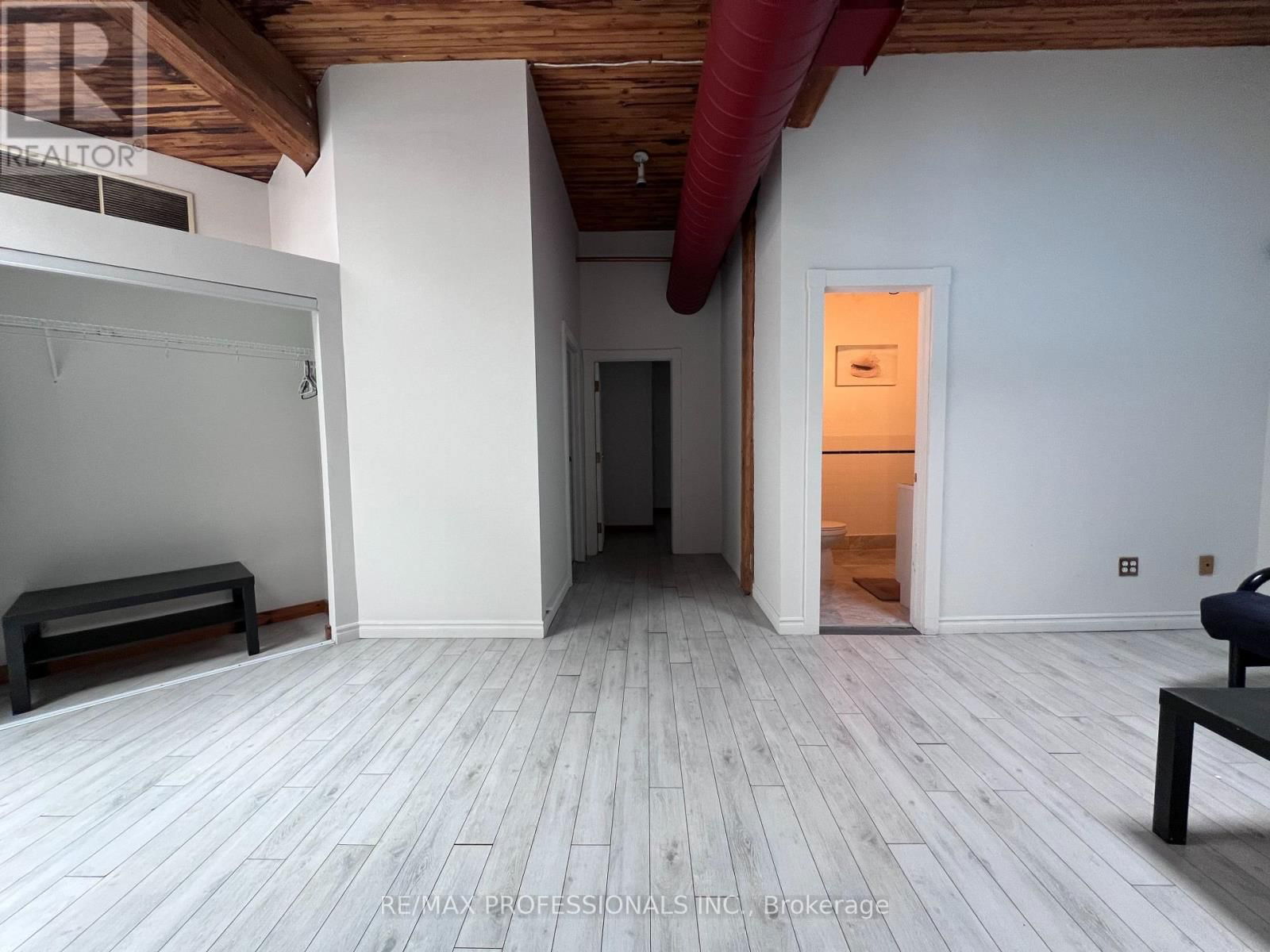 3 - 290 SHUTER STREET Image 32