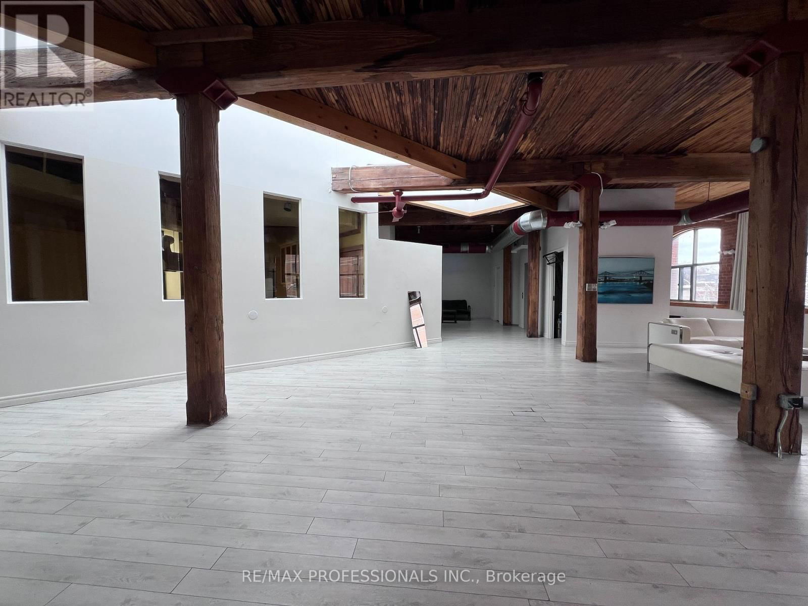 3 - 290 SHUTER STREET Image 34