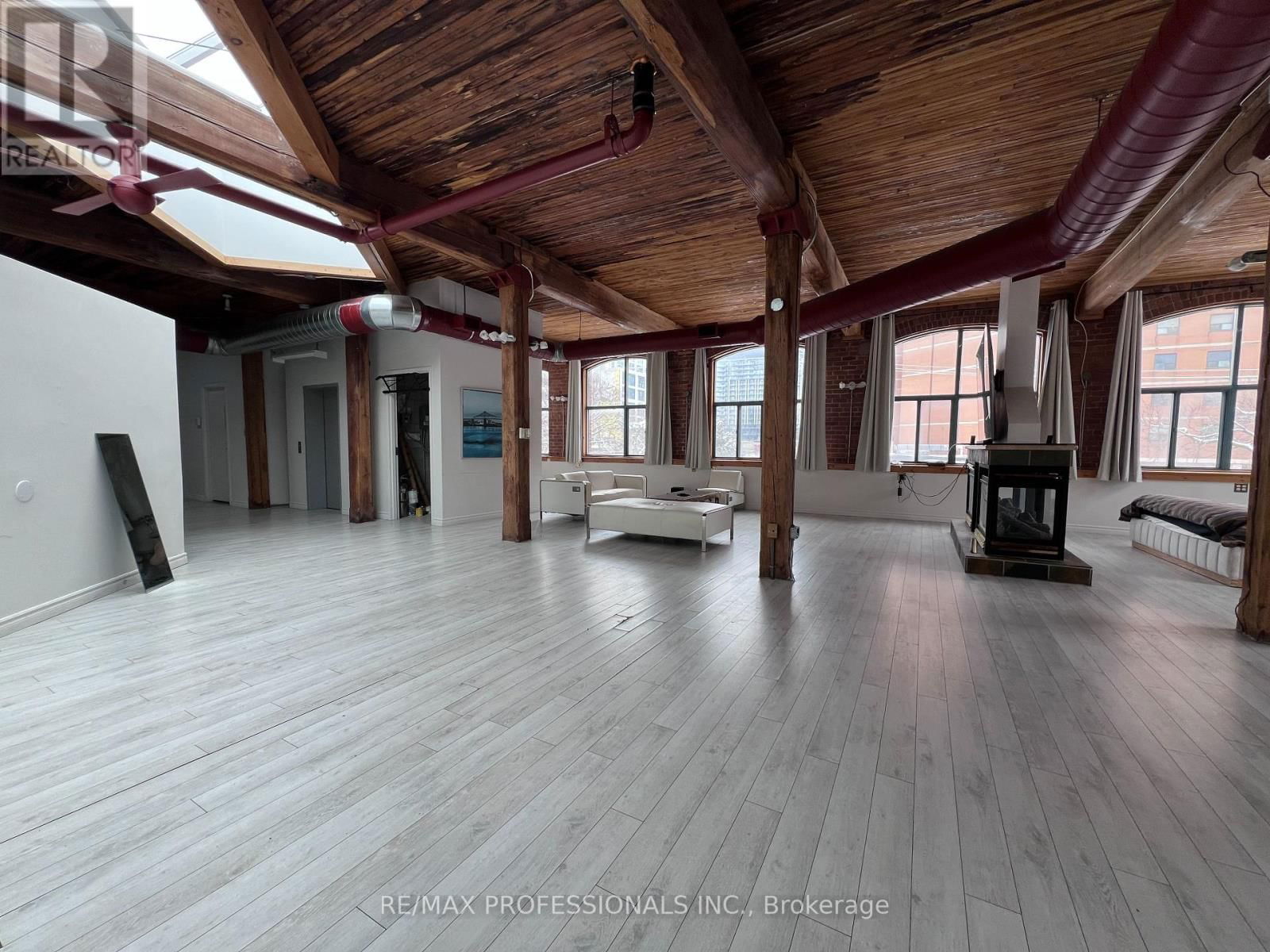 3 - 290 SHUTER STREET Image 36