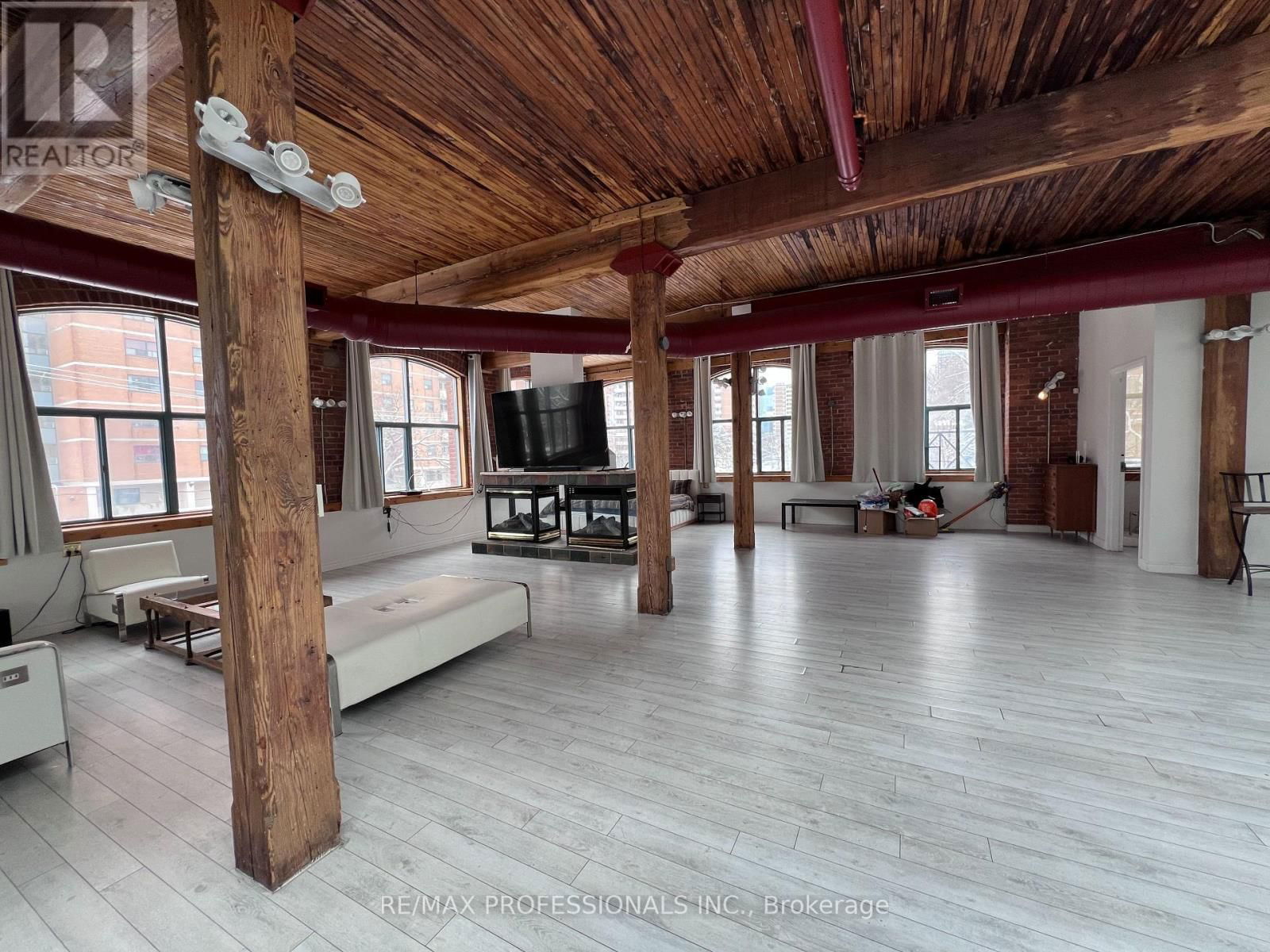 3 - 290 SHUTER STREET Image 40