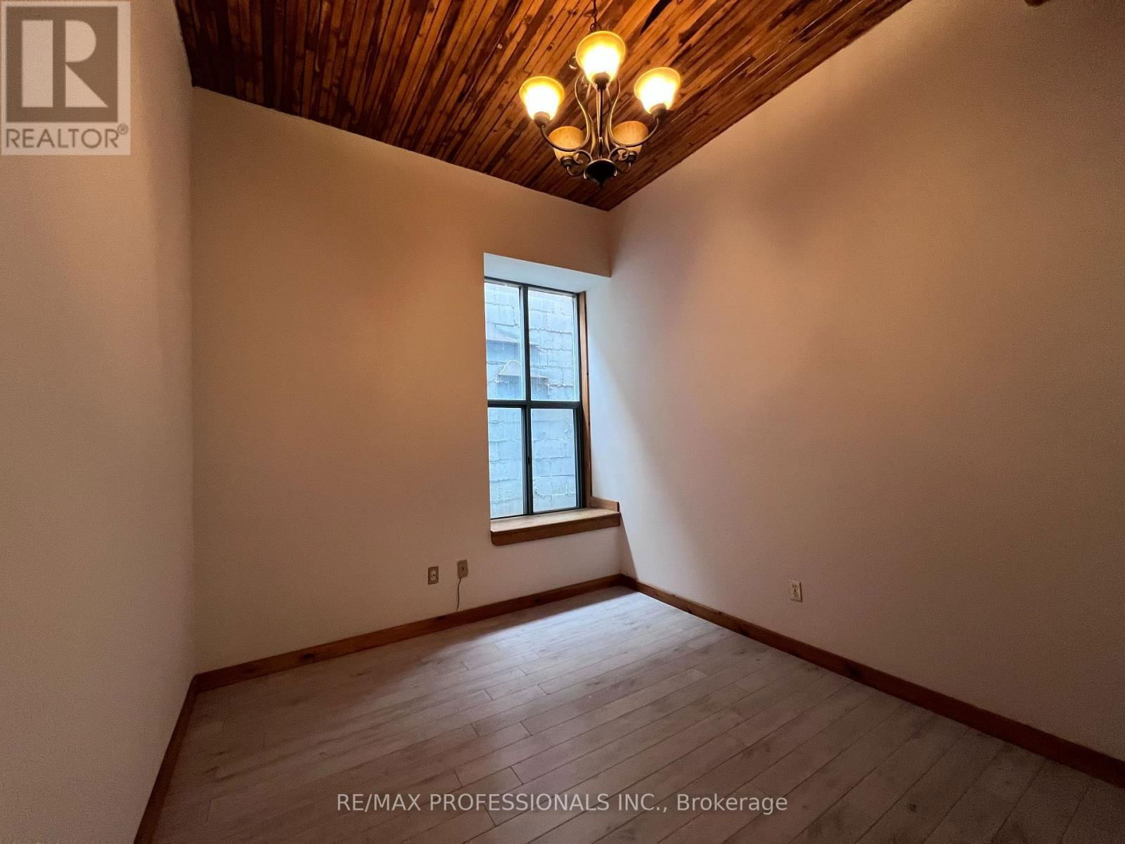 3 - 290 SHUTER STREET Image 41