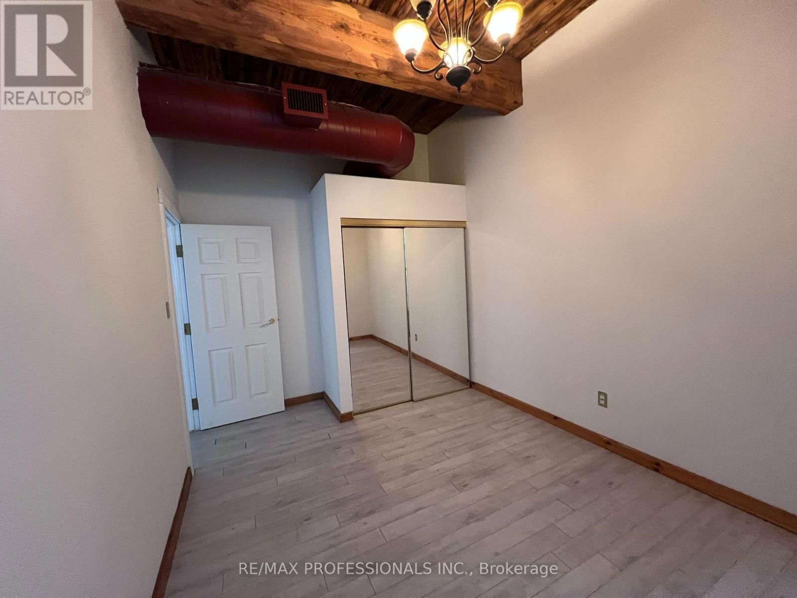 3 - 290 SHUTER STREET Image 43