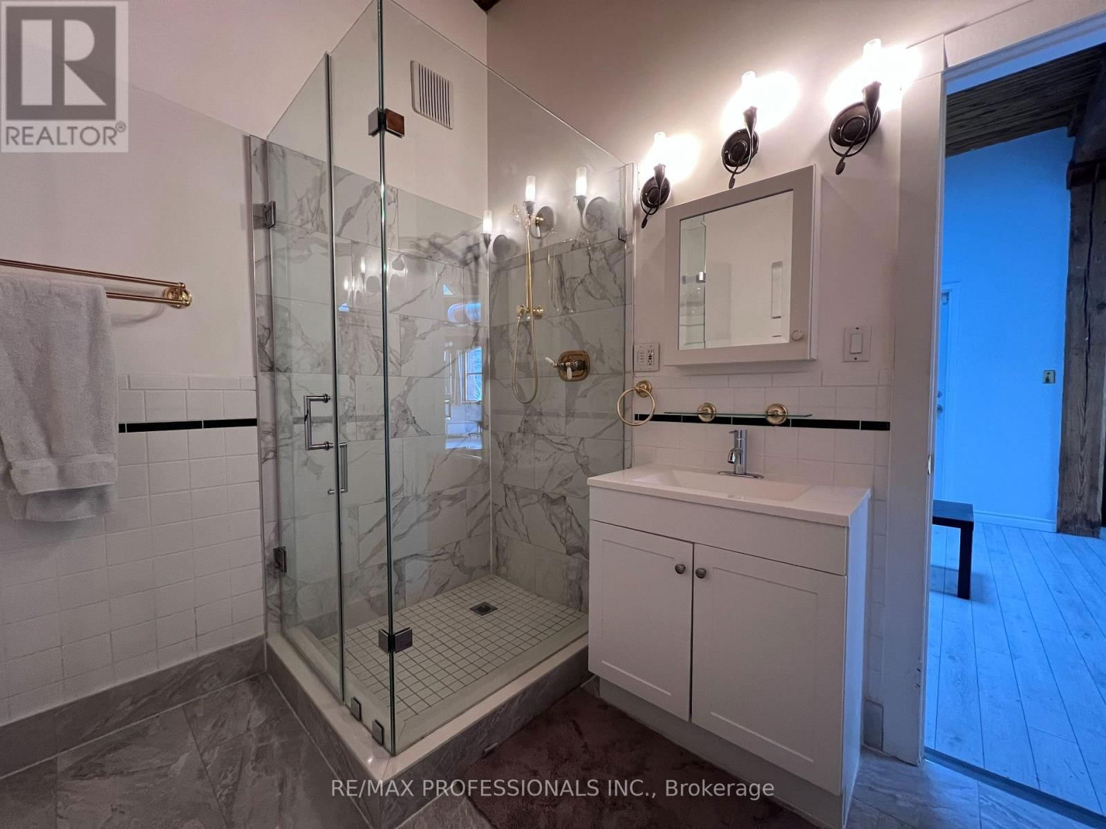3 - 290 SHUTER STREET Image 46
