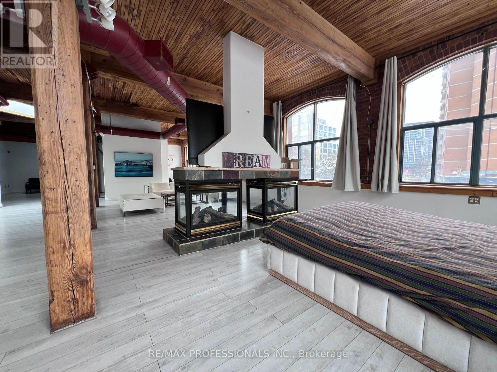 3 - 290 SHUTER STREET Image 7
