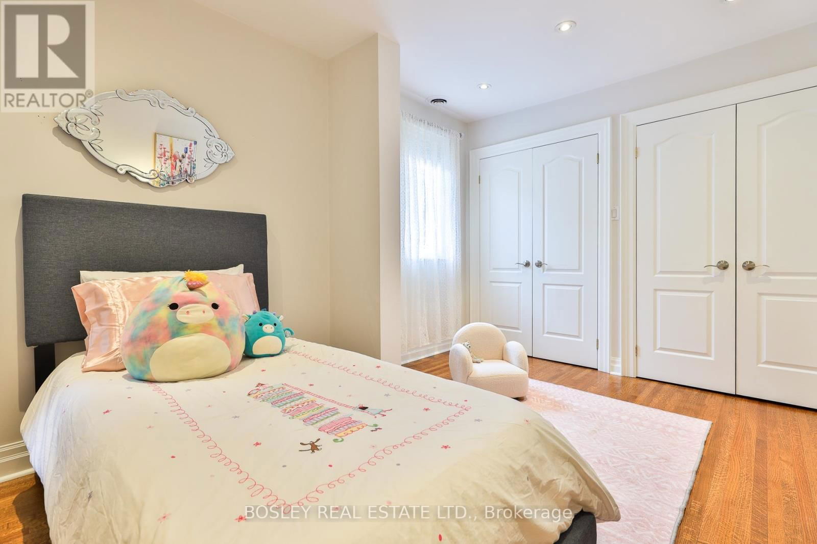 102 COLLEGE VIEW AVENUE Image 27