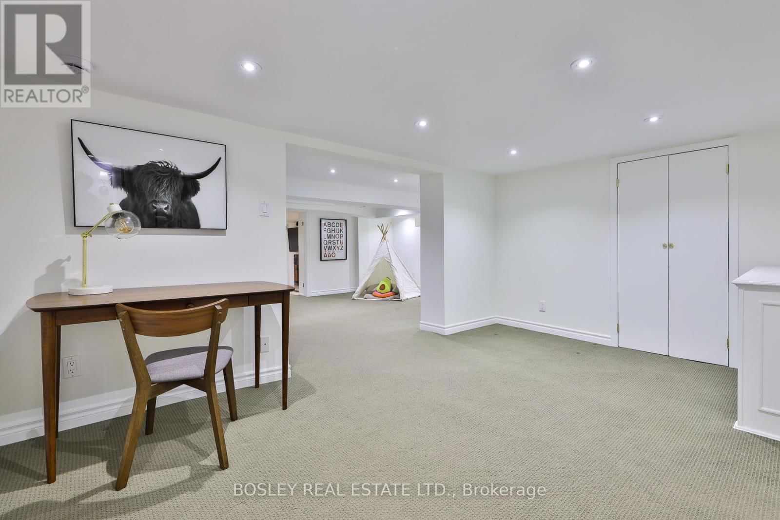 102 COLLEGE VIEW AVENUE Image 31