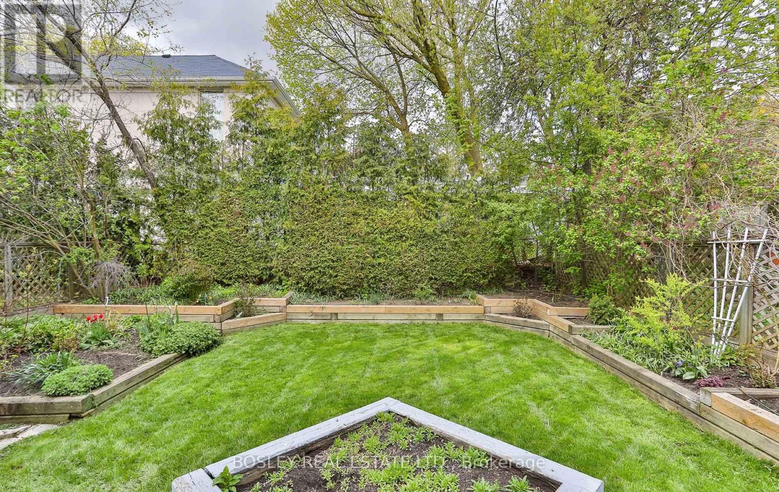 102 COLLEGE VIEW AVENUE Image 37