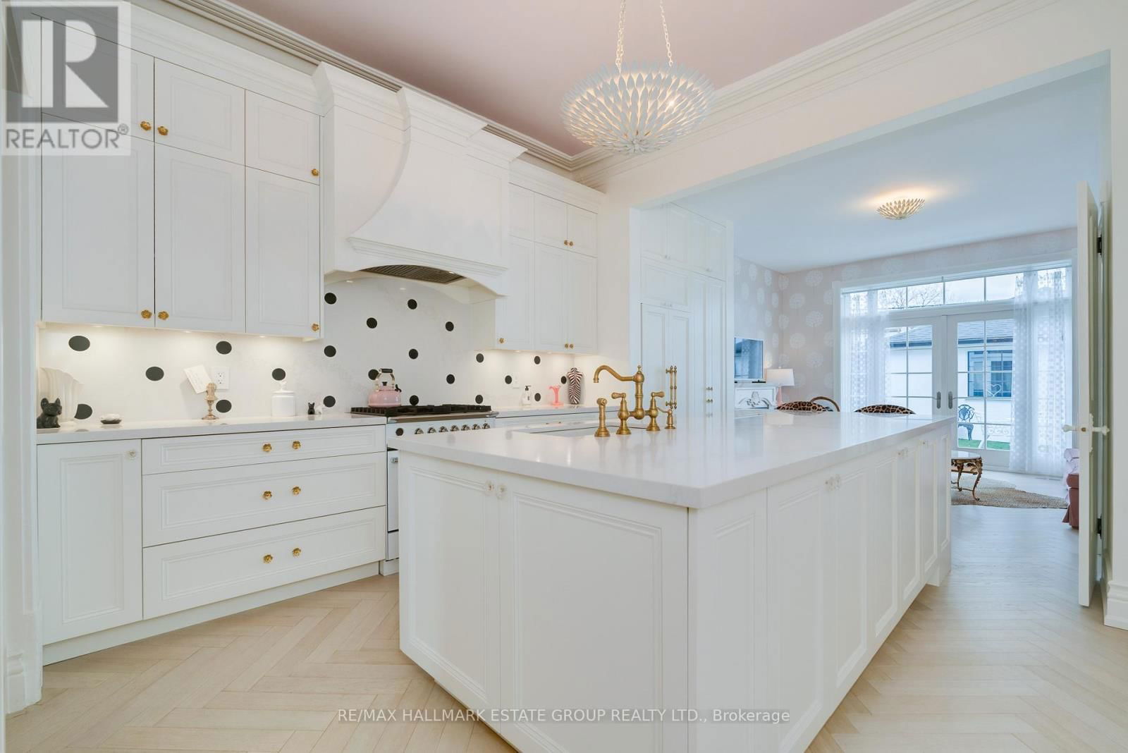 99 GLADSTONE AVENUE Image 11