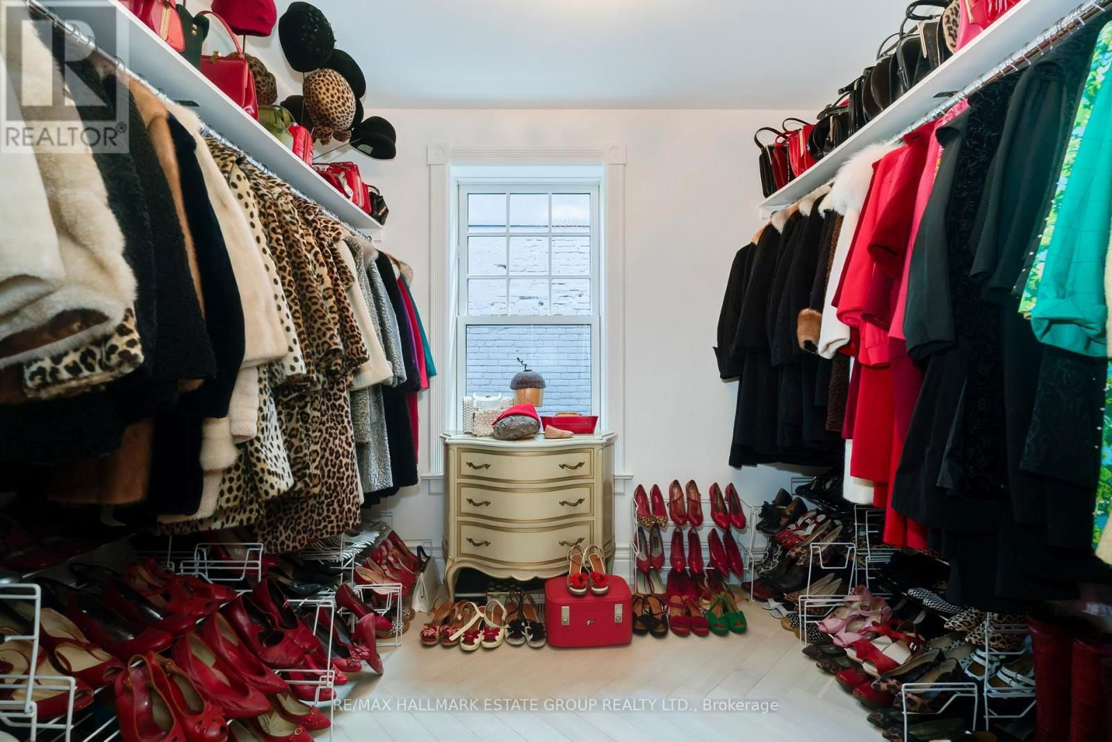 99 GLADSTONE AVENUE Image 32