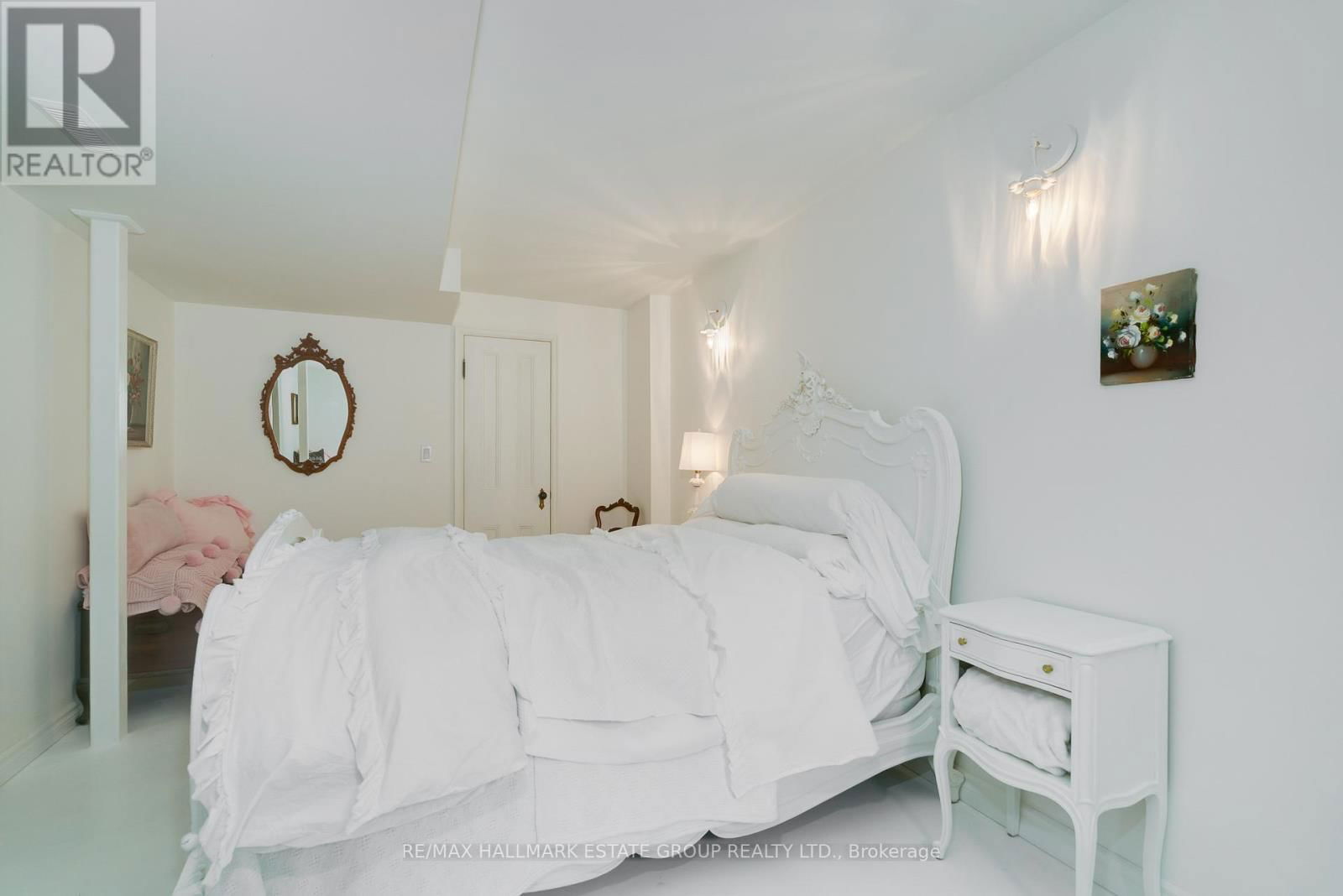 99 GLADSTONE AVENUE Image 39