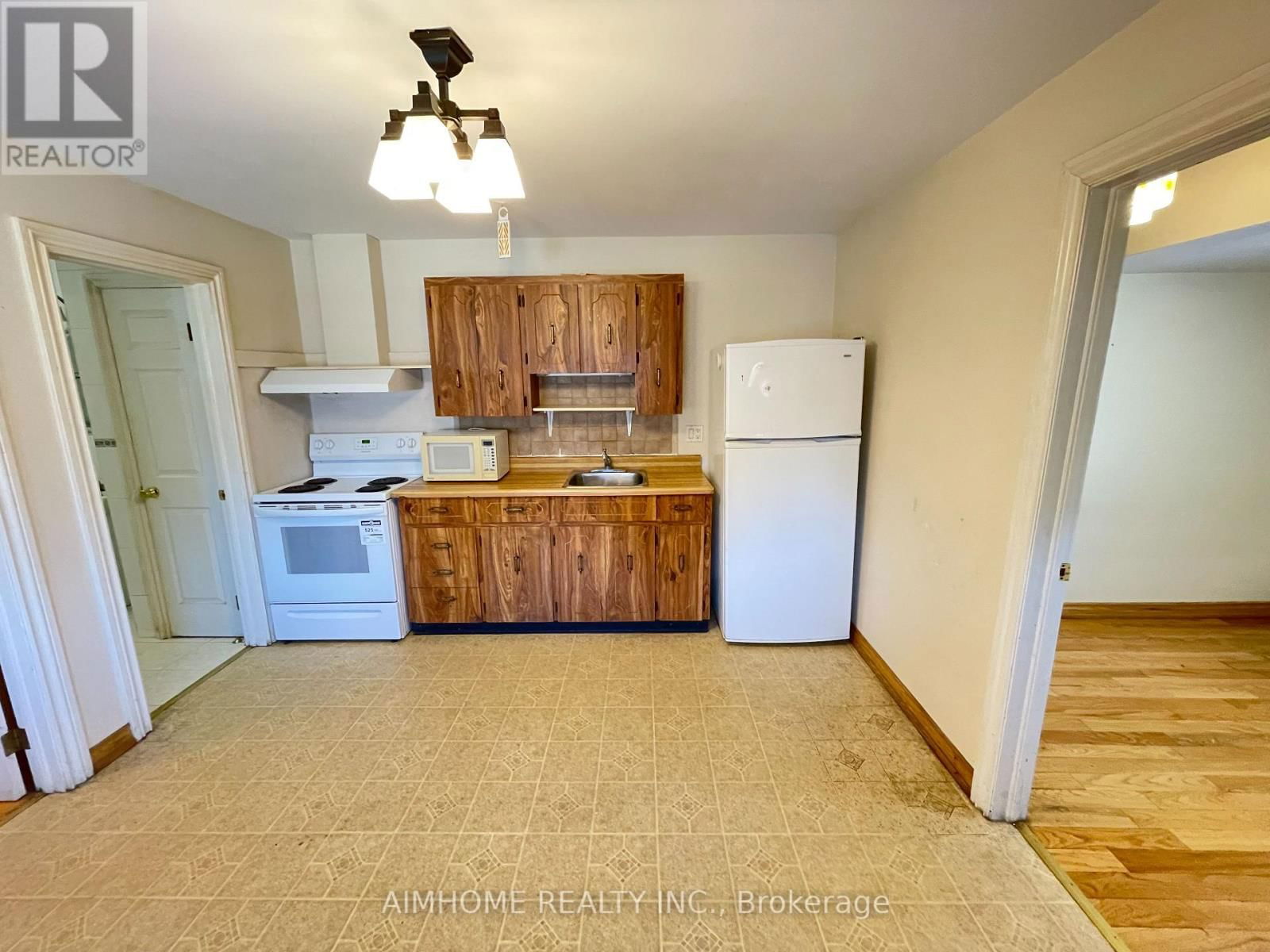36 ALEXIS BOULEVARD Image 2