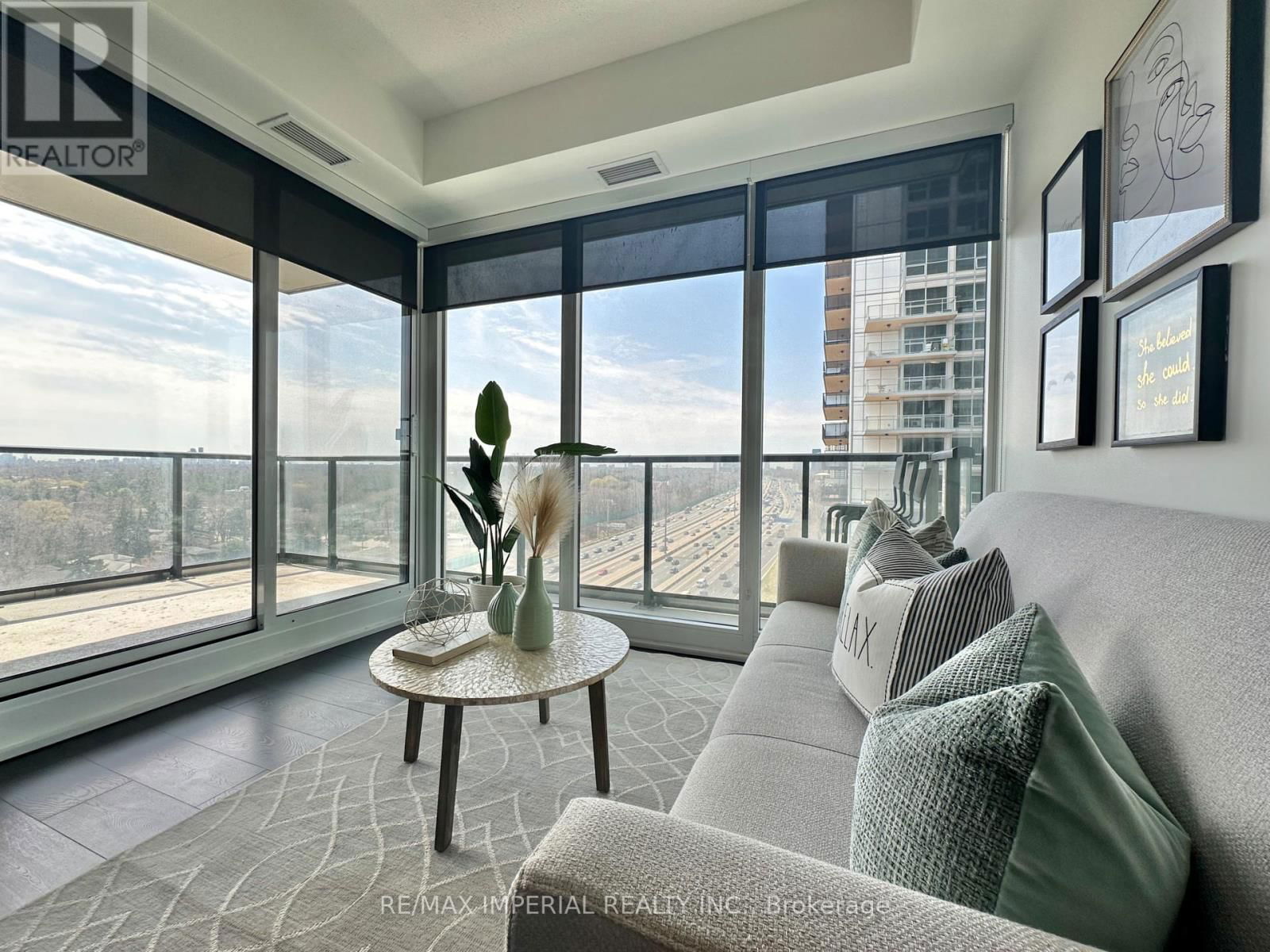 1806 - 85 MCMAHON DRIVE Image 21