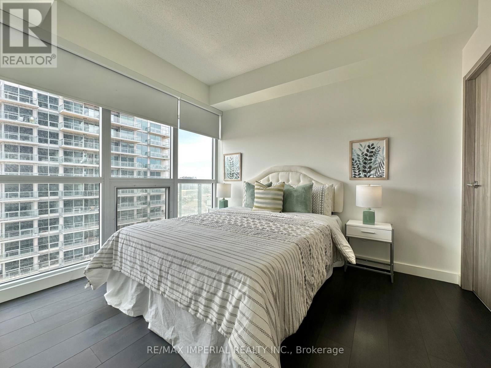 1806 - 85 MCMAHON DRIVE Image 29