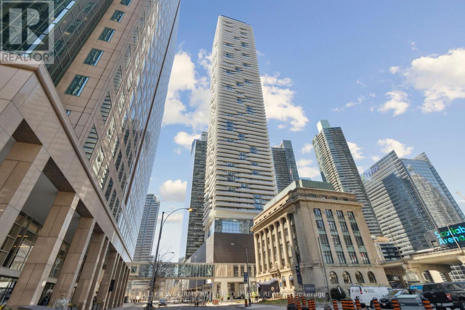 3910 - 100 HARBOUR STREET Image 1