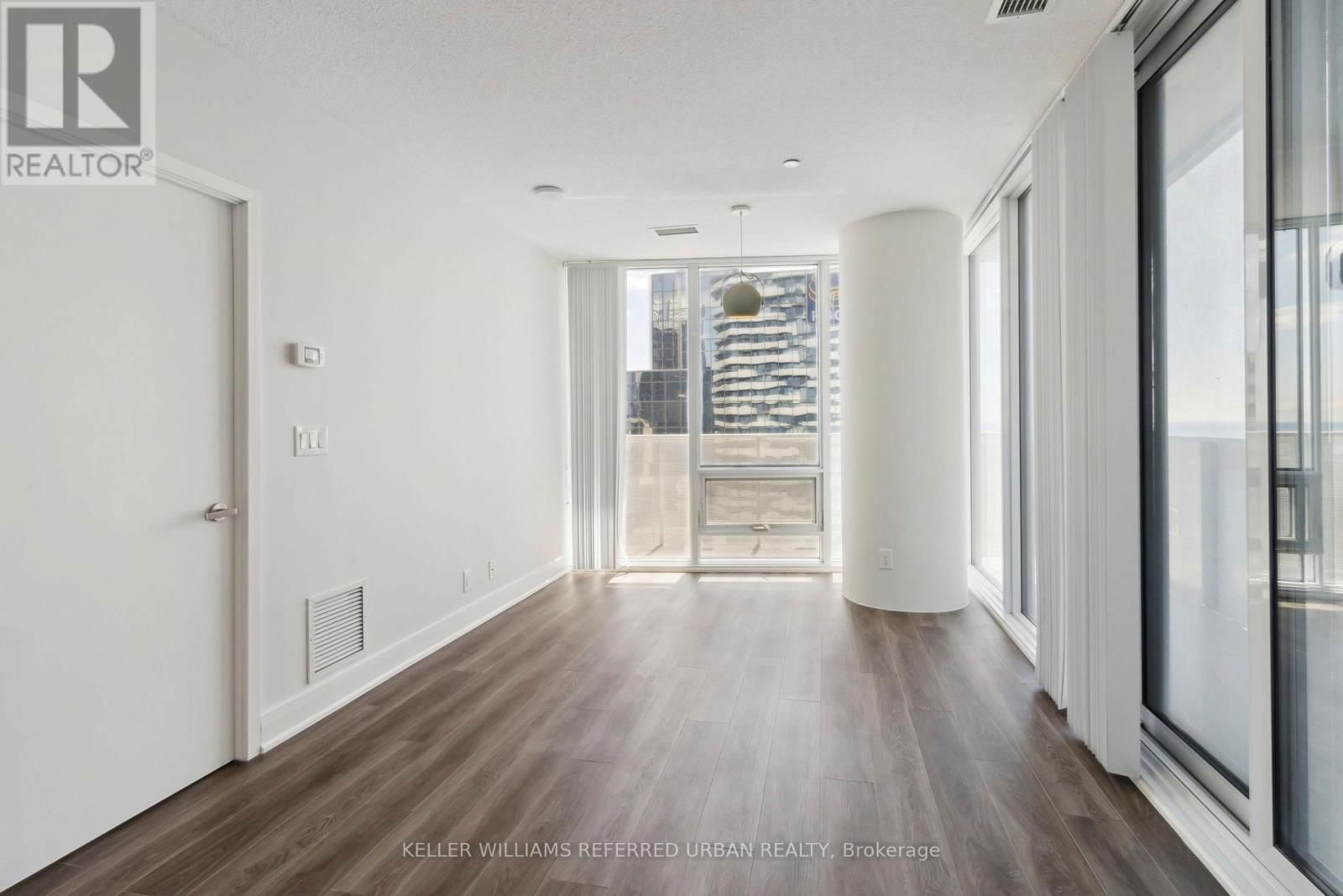 3910 - 100 HARBOUR STREET Image 13
