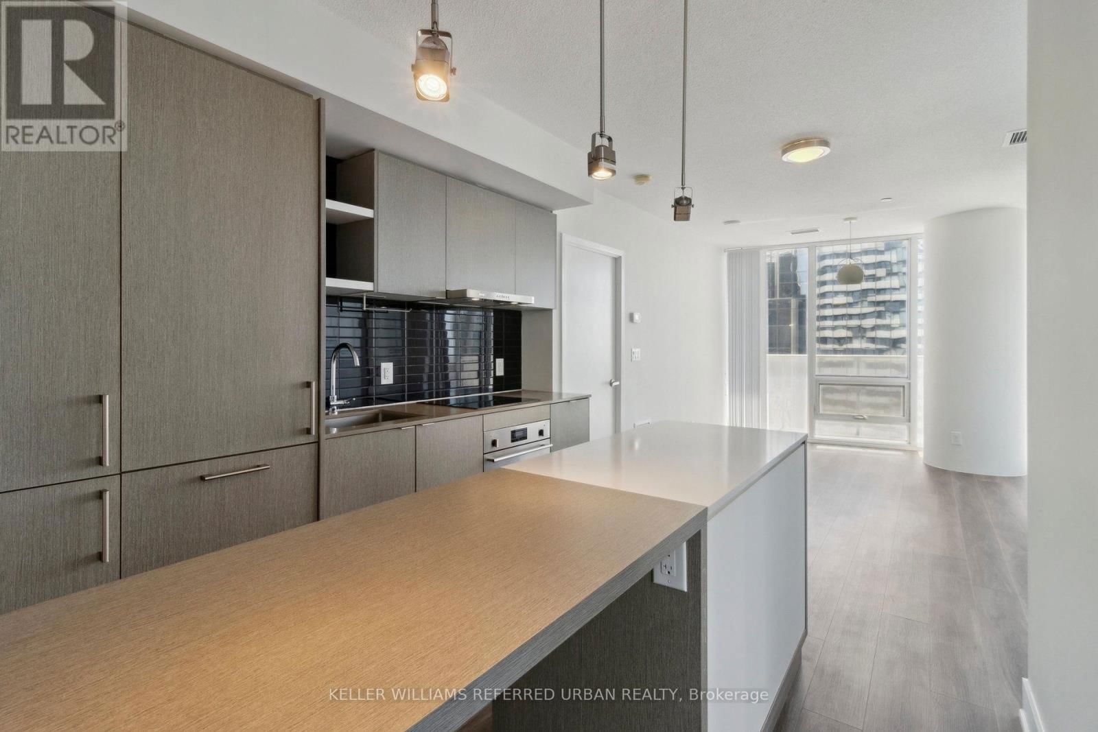3910 - 100 HARBOUR STREET Image 14