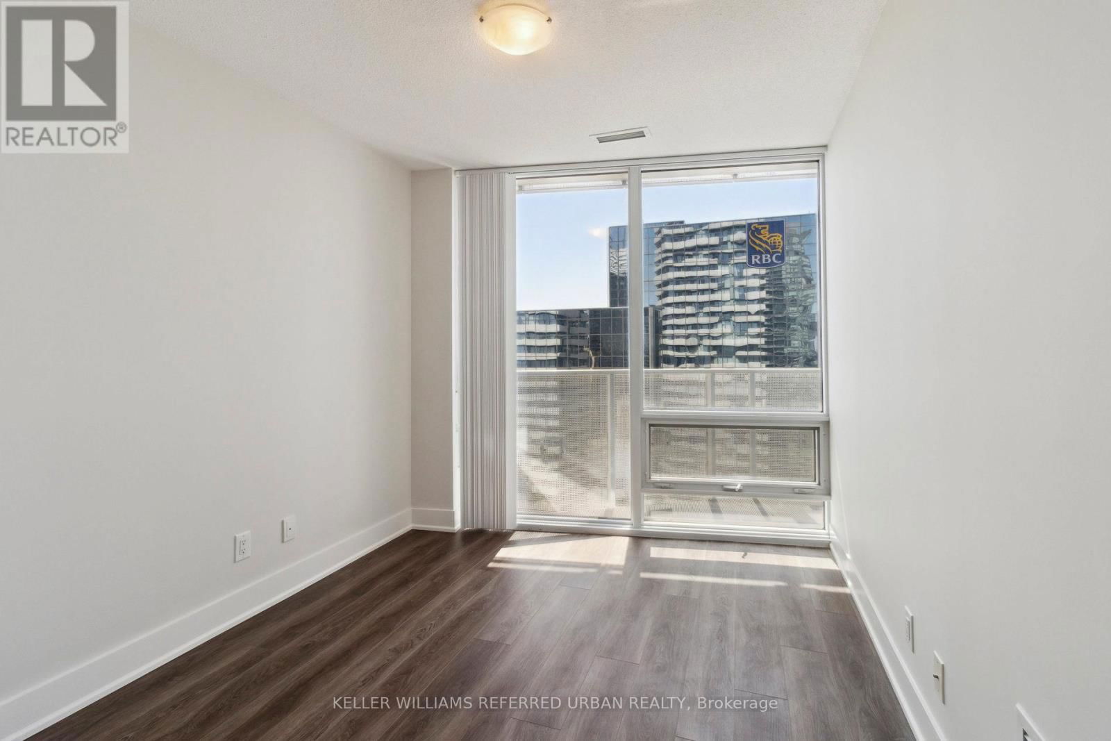 3910 - 100 HARBOUR STREET Image 21