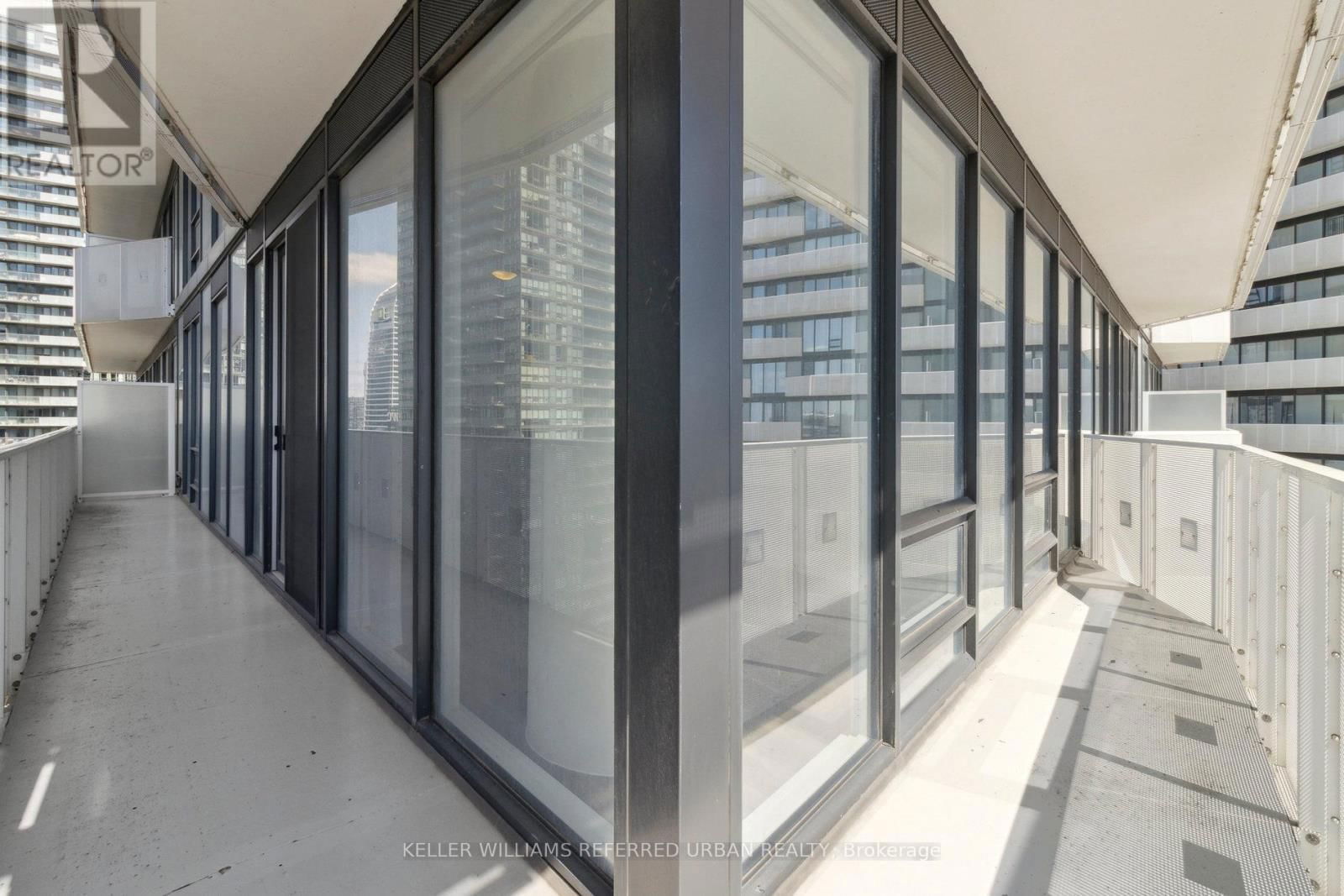 3910 - 100 HARBOUR STREET Image 27