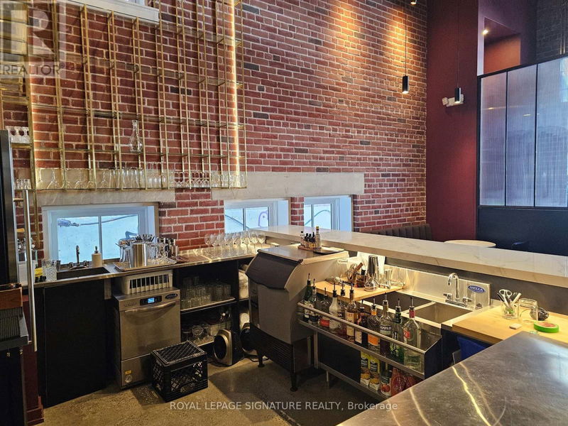 Image #1 of Restaurant for Sale at Duncan, Toronto, Ontario