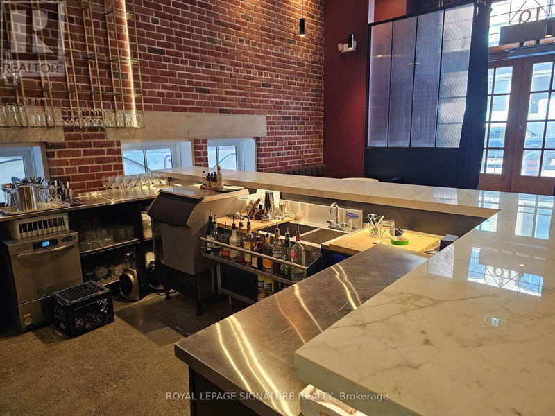 Image #1 of Restaurant for Sale at Duncan, Toronto, Ontario