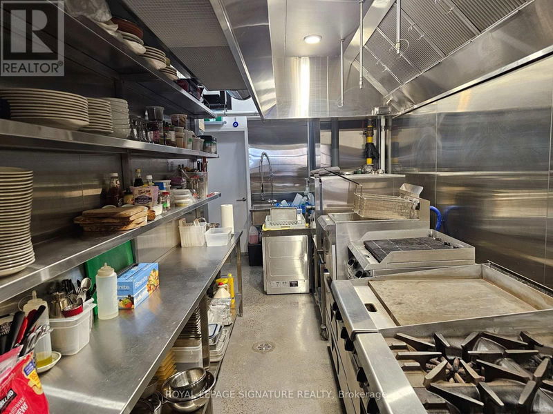 Image #1 of Restaurant for Sale at Duncan, Toronto, Ontario