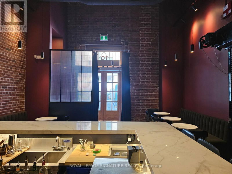 Image #1 of Restaurant for Sale at Duncan, Toronto, Ontario