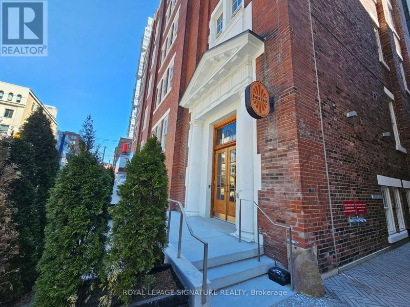 Image #1 of Restaurant for Sale at Duncan, Toronto, Ontario