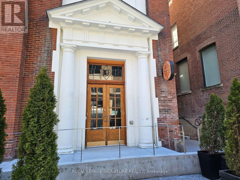 Image #1 of Restaurant for Sale at Duncan, Toronto, Ontario