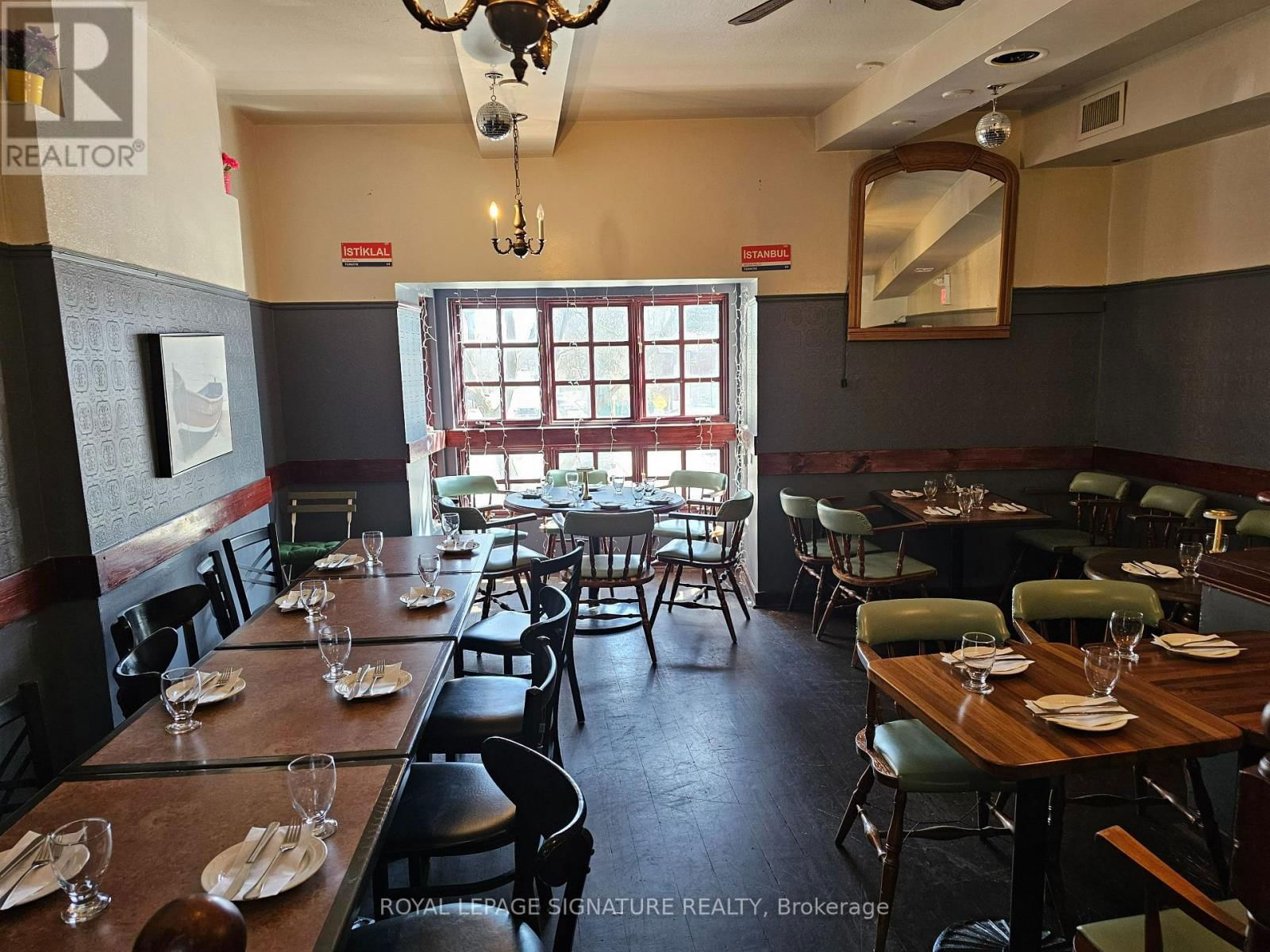 1954 YONGE STREET Image 12