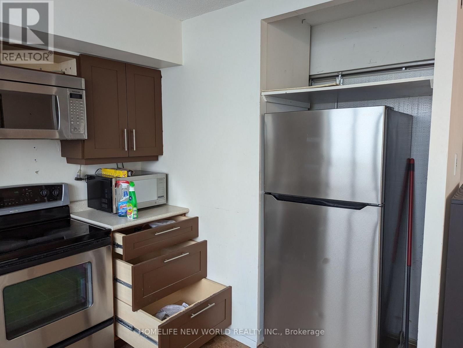 2501 - 270 QUEENS QUAY WEST Image 10
