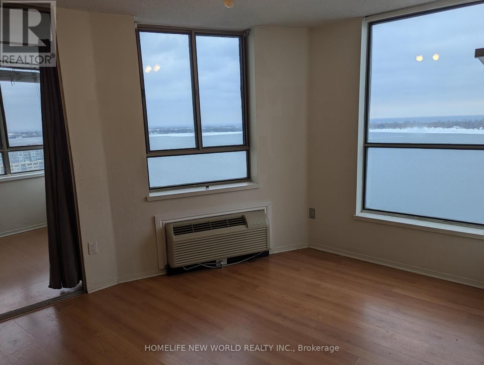 2501 - 270 QUEENS QUAY WEST Image 12