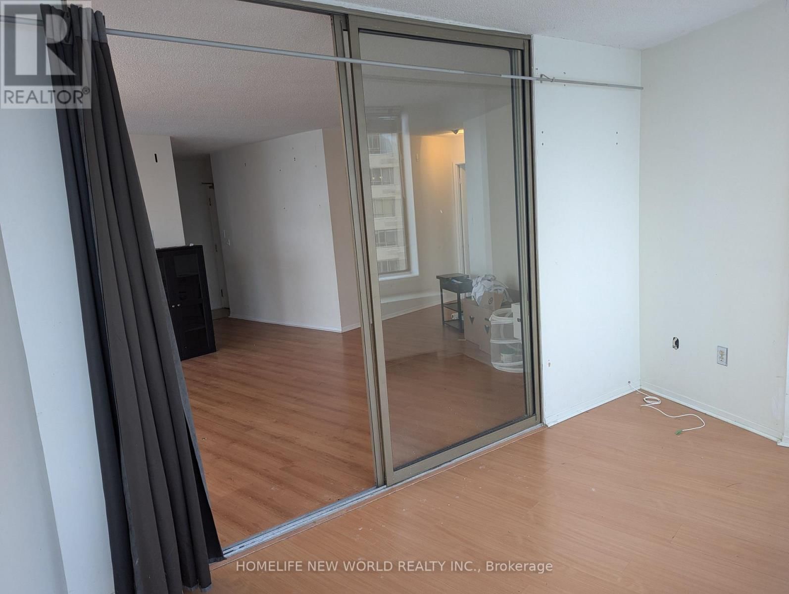 2501 - 270 QUEENS QUAY WEST Image 17