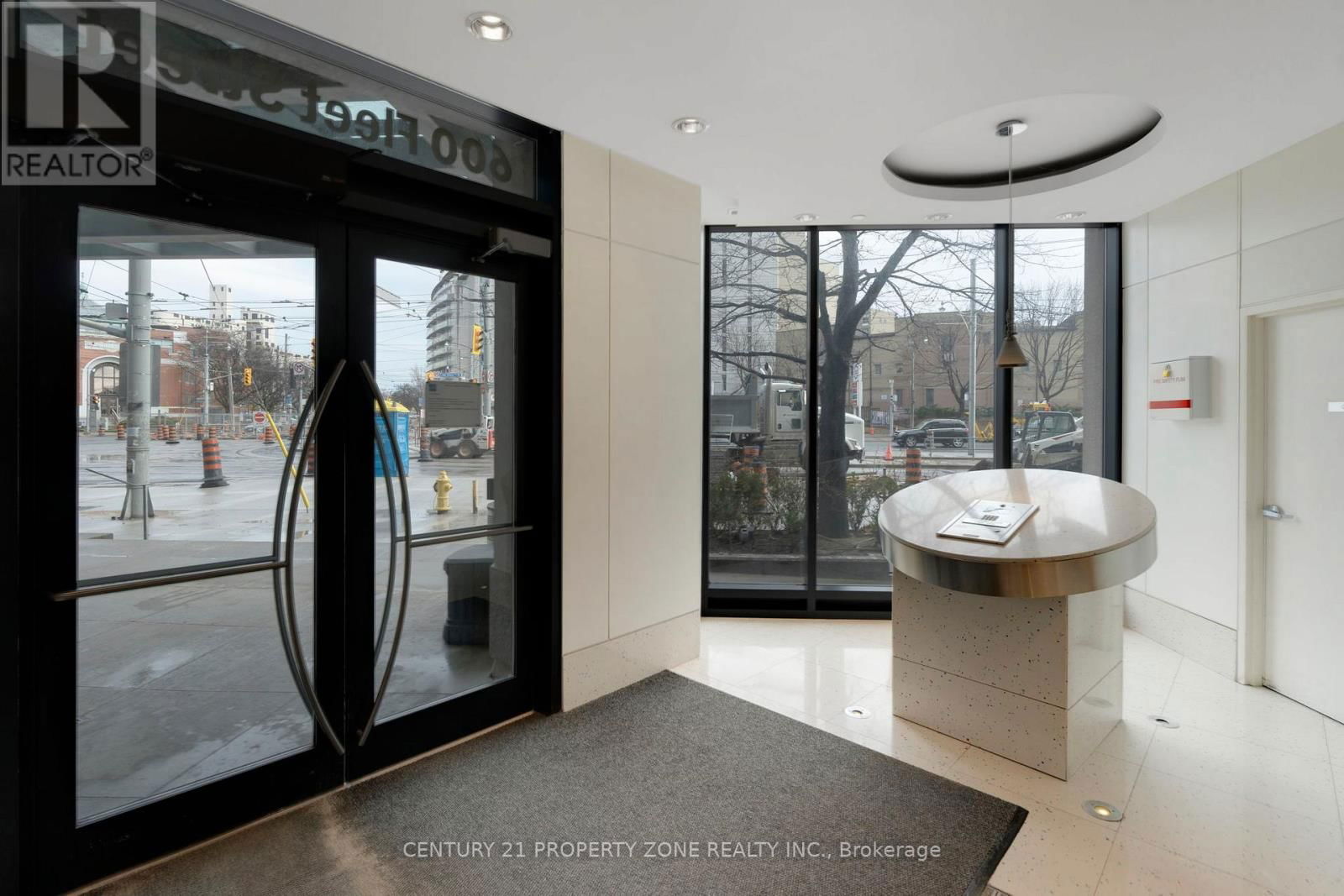 407 - 600 FLEET STREET Image 5