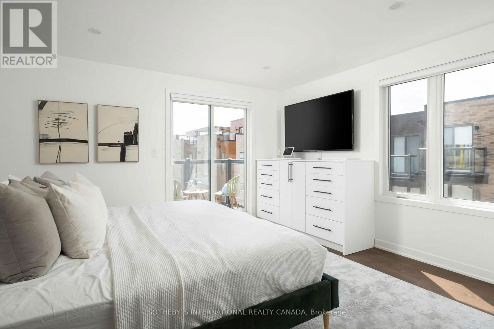 141 GREEN GARDENS BOULEVARD Image 27