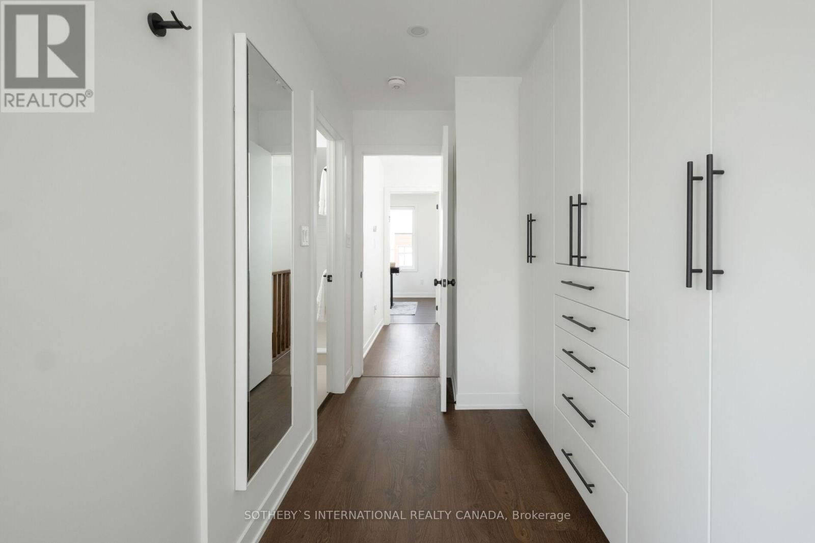 141 GREEN GARDENS BOULEVARD Image 29