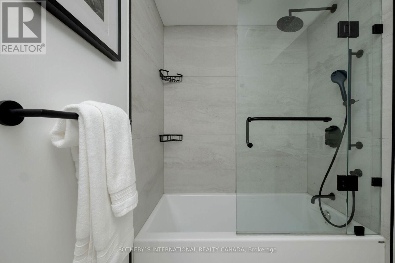 141 GREEN GARDENS BOULEVARD Image 39