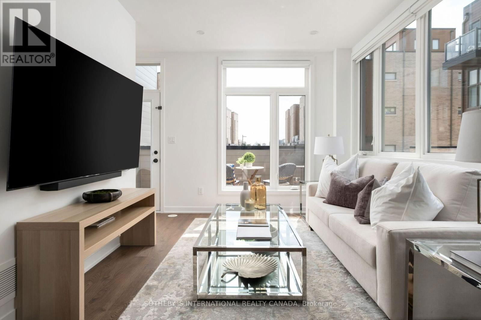 141 GREEN GARDENS BOULEVARD Image 4