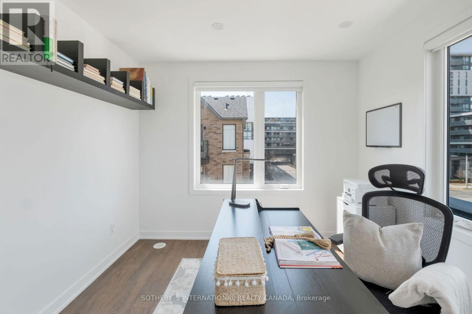 141 GREEN GARDENS BOULEVARD Image 43
