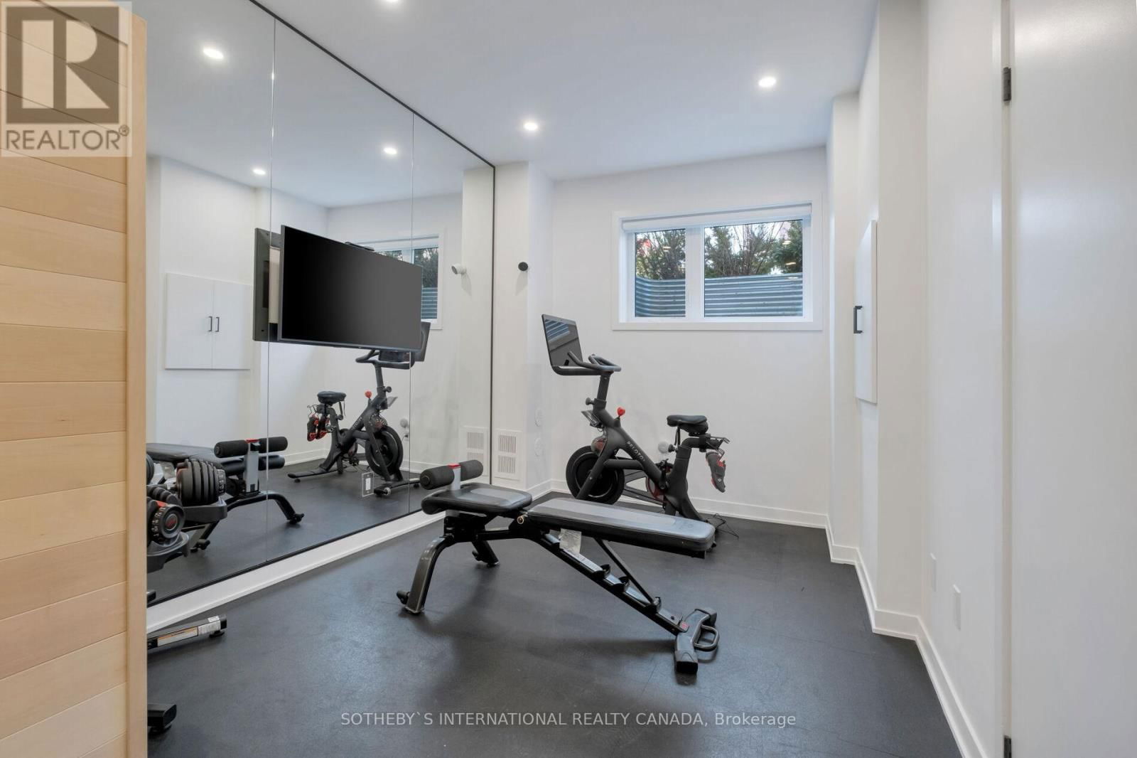 141 GREEN GARDENS BOULEVARD Image 45