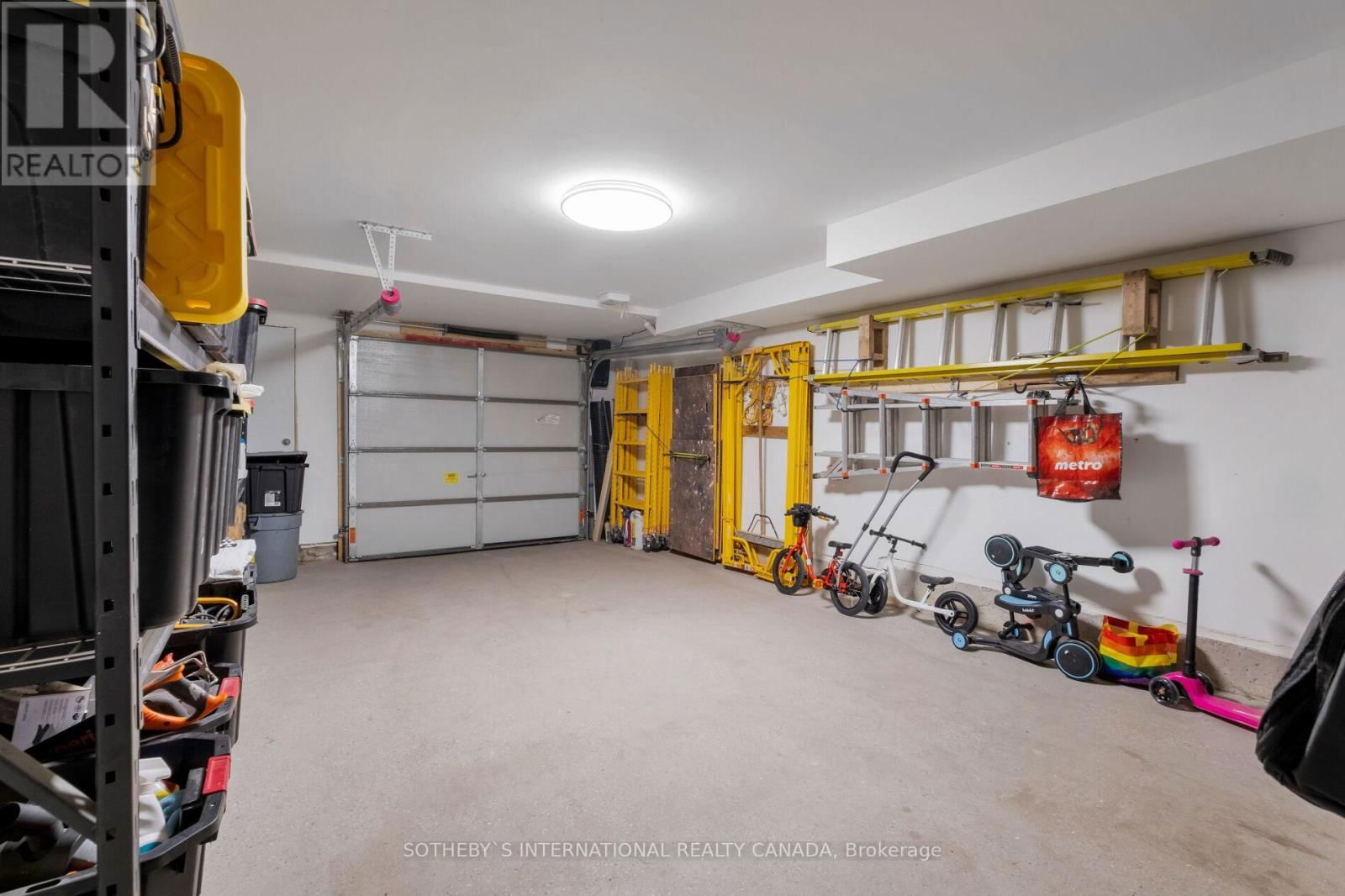141 GREEN GARDENS BOULEVARD Image 46