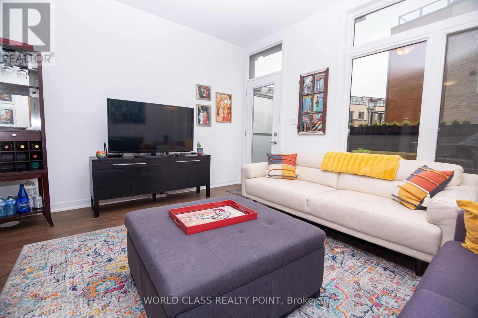 133 GREEN GARDENS BOULEVARD Image 11