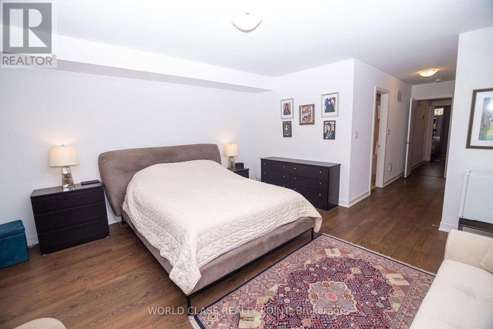 133 GREEN GARDENS BOULEVARD Image 31