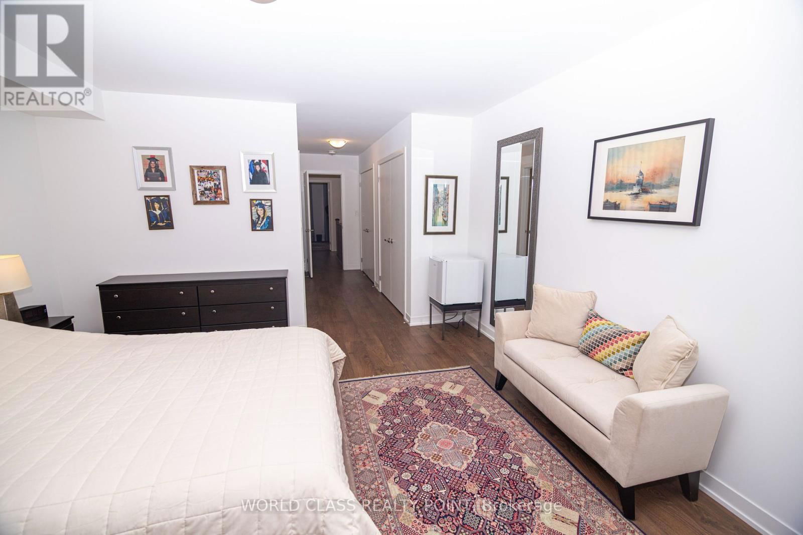 133 GREEN GARDENS BOULEVARD Image 32
