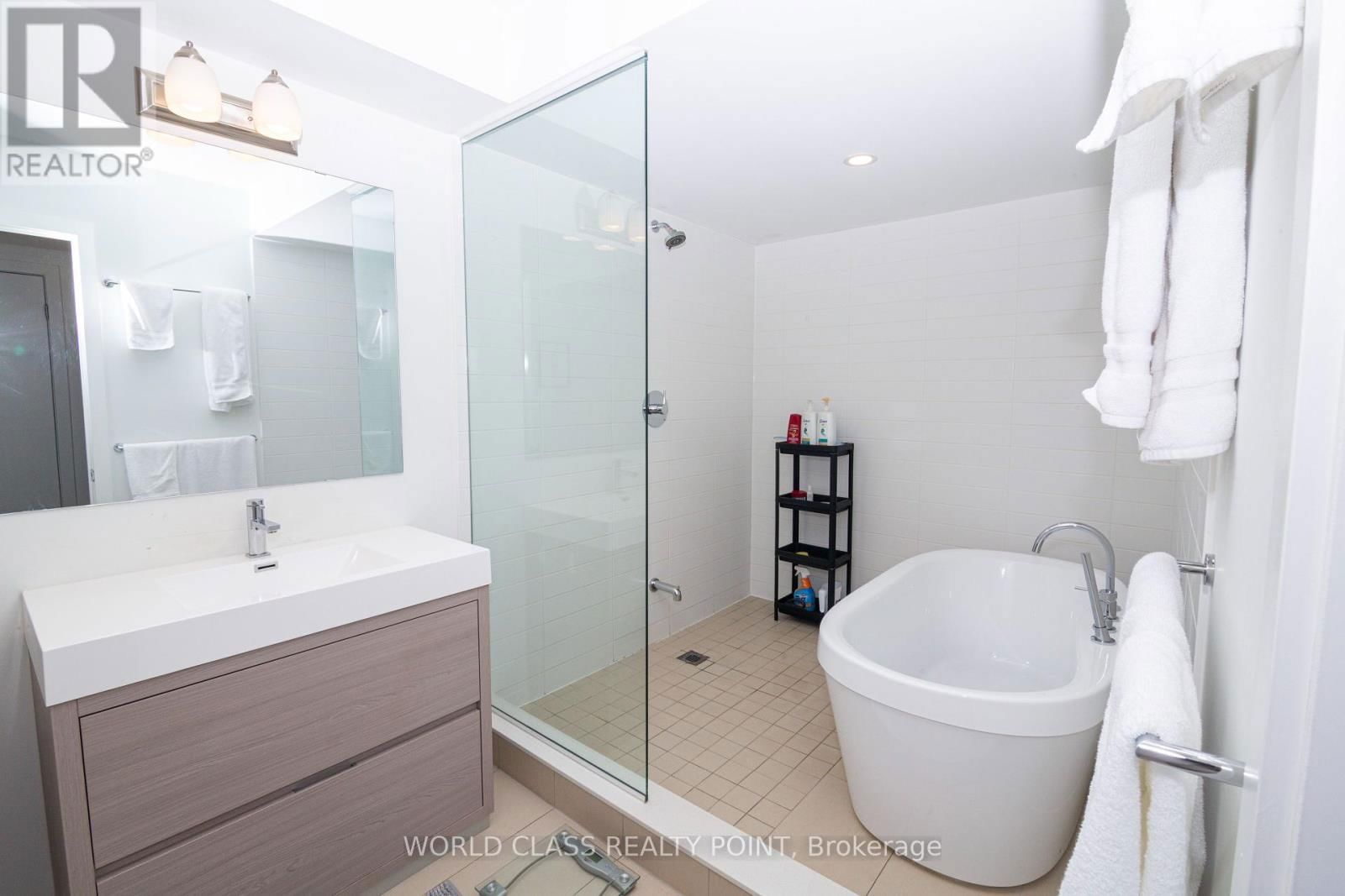 133 GREEN GARDENS BOULEVARD Image 35